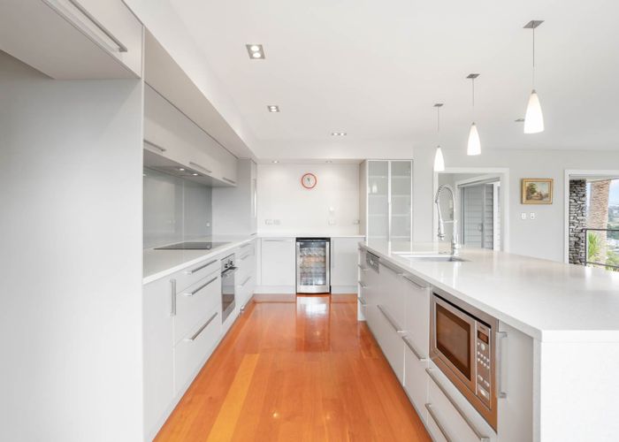  at 1/36 BROWNS BAY RD, rothesay bay, auckland