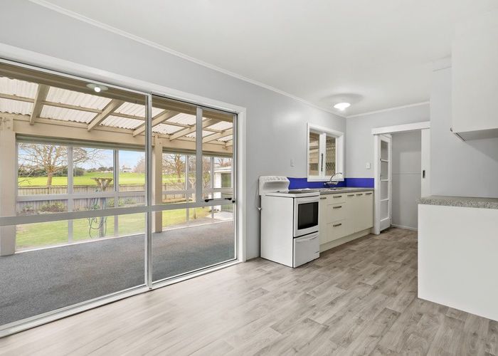  at 15 Velvet Crescent, Otara, Auckland