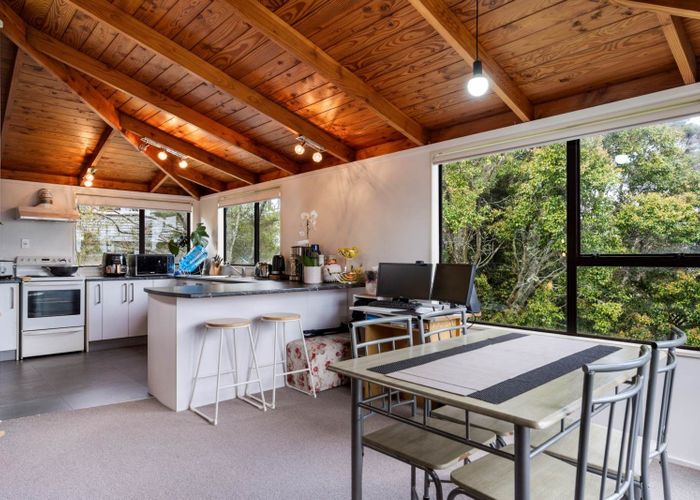  at 2/618 Glenfield Road, Bayview, Auckland