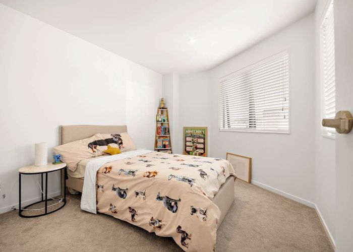  at 6E Taratoa Street, Point England, Auckland