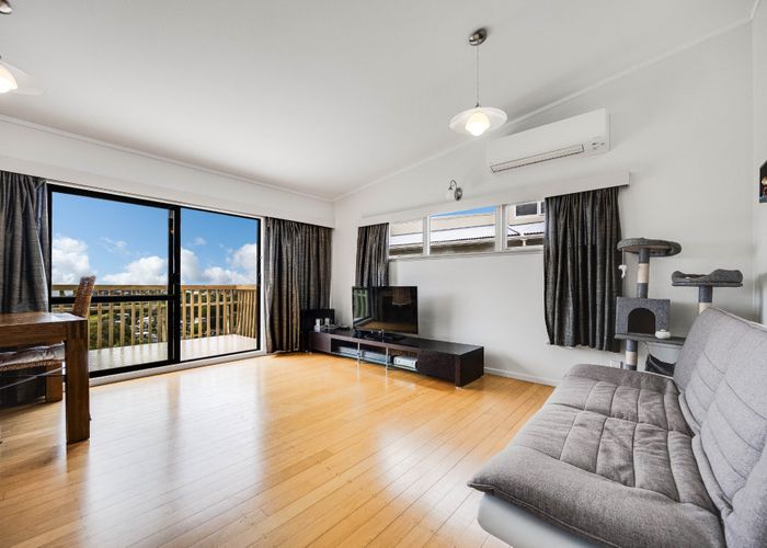  at 92 Knights Road, Rothesay Bay, North Shore City, Auckland