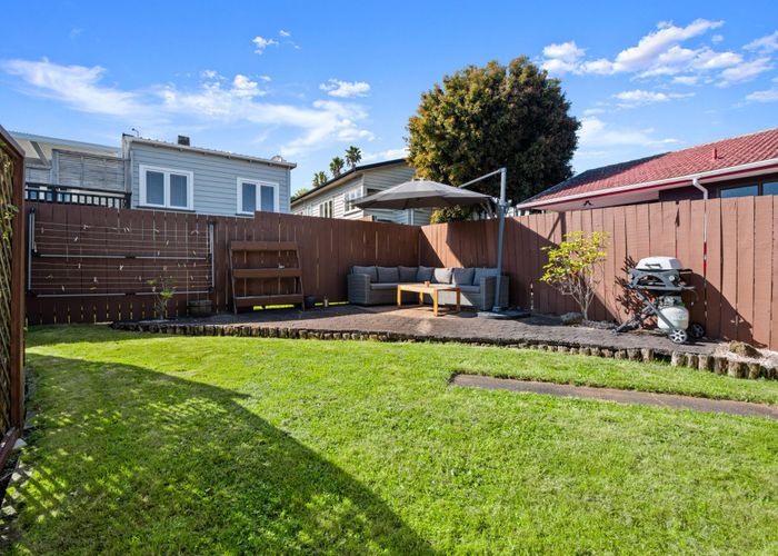  at 2/28 Parau Street, Three Kings, Auckland