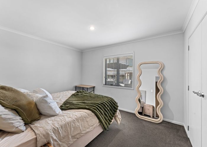  at 5B Nielsen Place, Massey, Waitakere City, Auckland