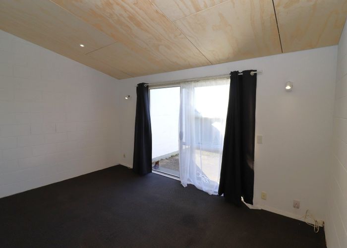  at 2/17 Brake Street, Upper Riccarton, Christchurch