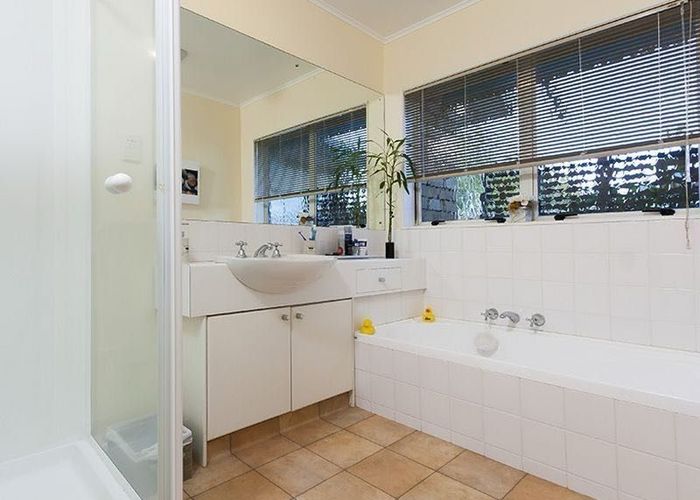  at 1 Camerton Close, Northpark, Manukau City, Auckland