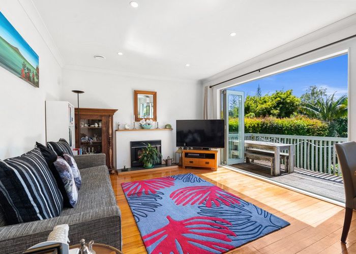  at 12 Linwood Avenue, Forrest Hill, North Shore City, Auckland