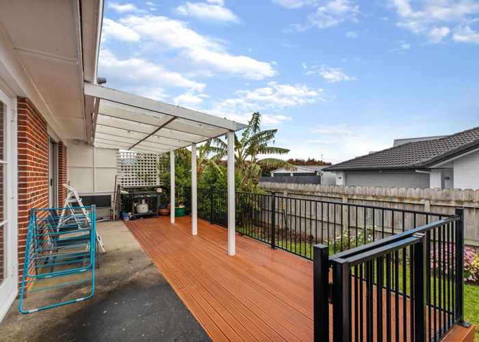 at 128 Edgewater Drive, Pakuranga, Auckland