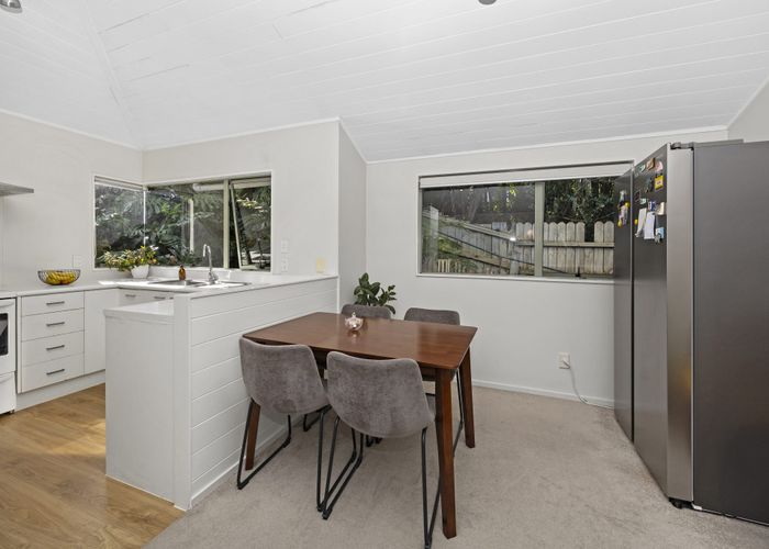  at 2/15 Contessa Drive, Glenfield, North Shore City, Auckland