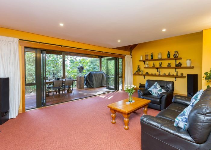  at 114 Blue Mountains Road, Blue Mountains, Upper Hutt