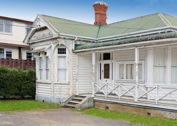  at 5 Esplanade Road, Mount Eden, Auckland