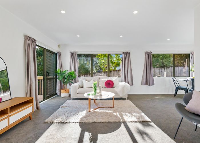  at 2/12 Ramillies Place, Glenfield, Auckland