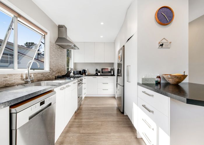  at 20 Spargo Road, Massey, Auckland
