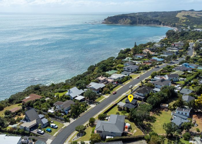  at 69 Pacific Parade, Army Bay, Whangaparaoa