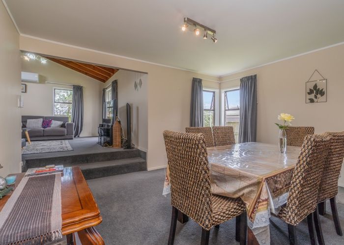  at 2/493 Richardson Road, Mount Roskill, Auckland