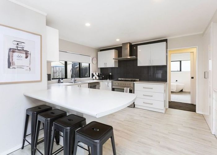  at 5 Gloucester, Silverstream, Upper Hutt, Wellington