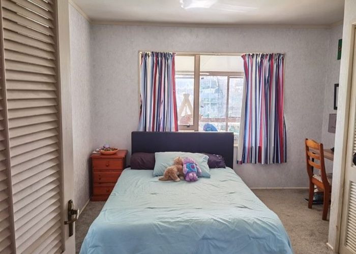  at 16 Mirrabooka Ave, Botany Downs, Manukau City, Auckland