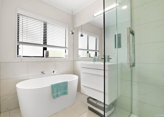  at 4 Emlyn Place, Torbay, Auckland