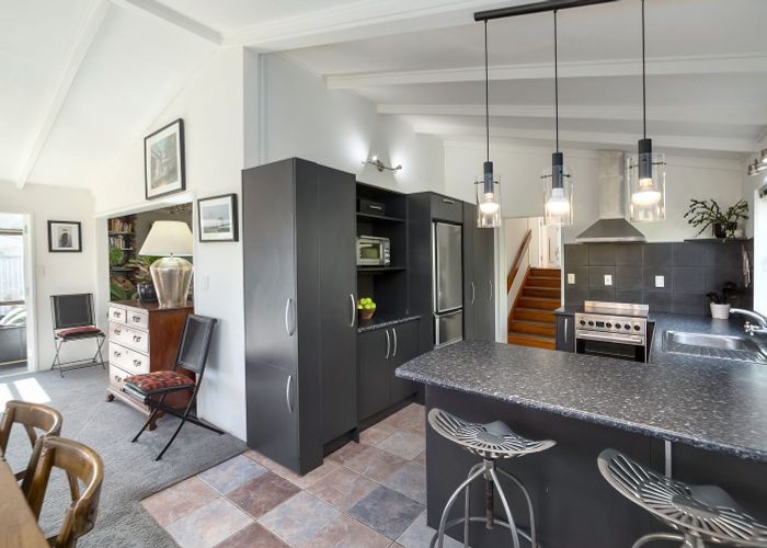  at 8 Vista Crescent, Maoribank, Upper Hutt