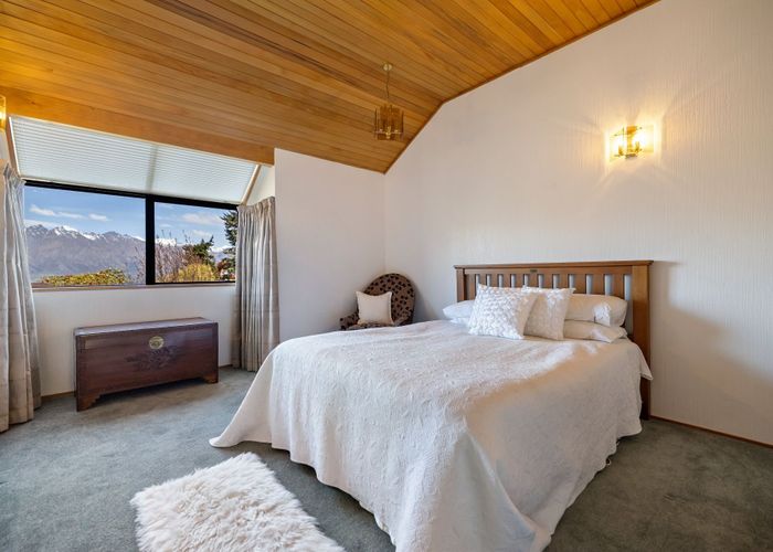  at 9 Greenstone Place, Fernhill, Queenstown-Lakes, Otago