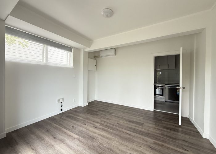  at 20 Woodcote Drive, Glenfield, Auckland