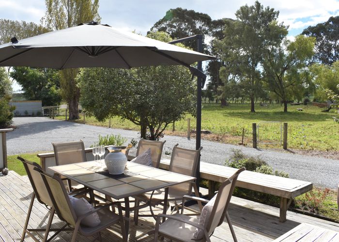  at 100 Takapu Road, Manakau, Levin