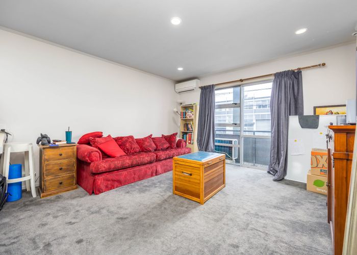 at 4/6 Porters Avenue, Eden Terrace, Auckland
