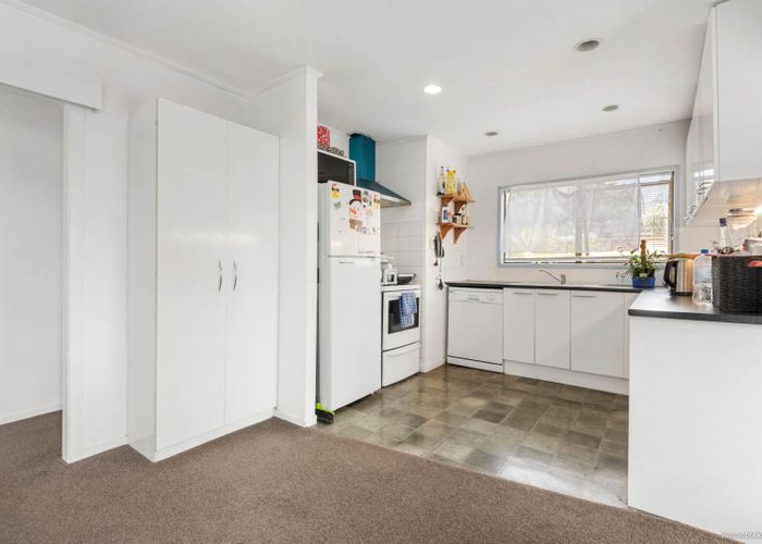  at 14 Adam Sunde Place, Glen Eden, Auckland