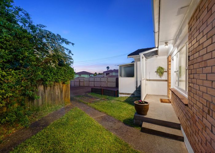  at 2/40A Hamlin Rd, Mount Wellington, Auckland City, Auckland
