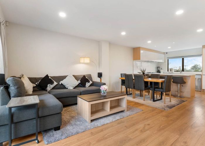  at 2/20 Charles Street, Papatoetoe, Manukau City, Auckland