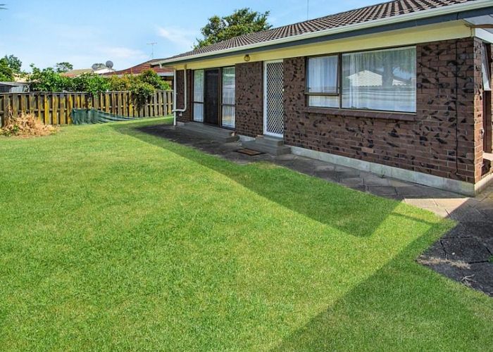  at 2/14 Glengowan Place, Conifer Grove, Papakura, Auckland
