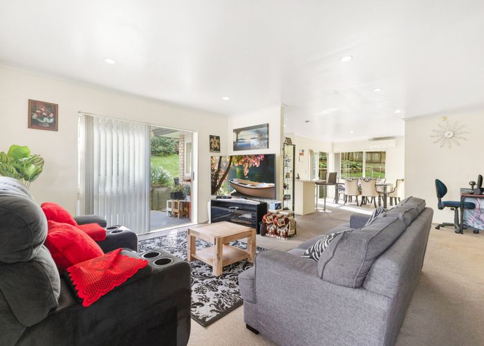  at 45 De Havilland Drive, Goodwood Heights, Auckland