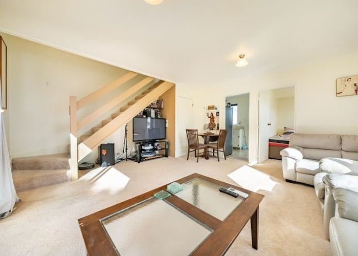  at 6A Mossburn Grove, Kelson, Lower Hutt