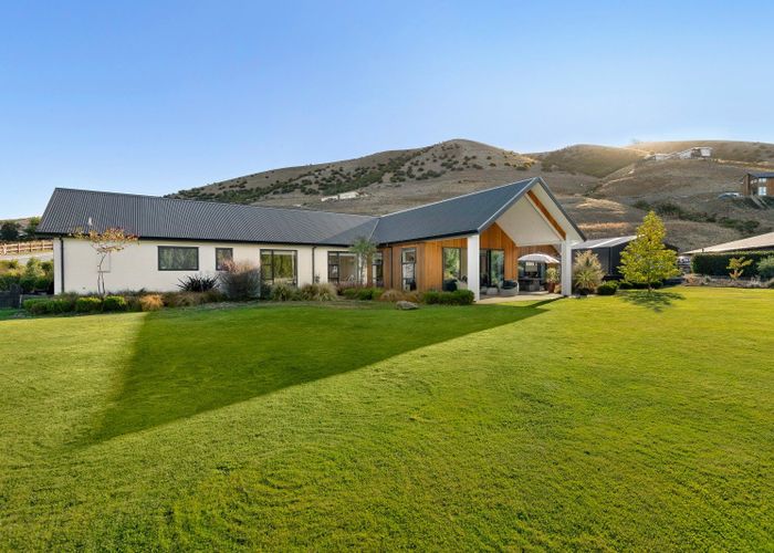  at 2 Turner Terrace, Lowburn