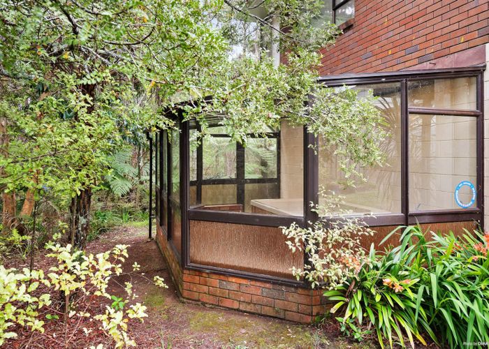  at 21 Onedin Place, Titirangi, Auckland