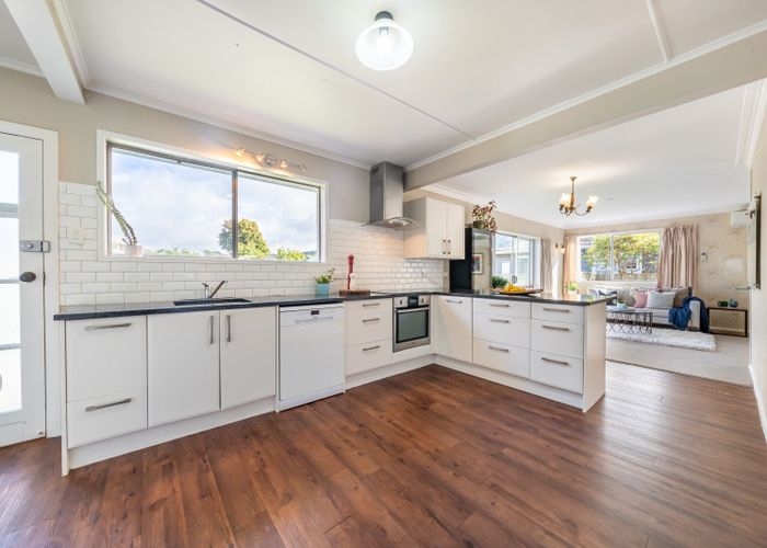  at 6 Cruickshank Road, Clouston Park, Upper Hutt, Wellington