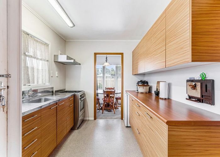  at 32 Edwards Avenue, Henderson, Auckland