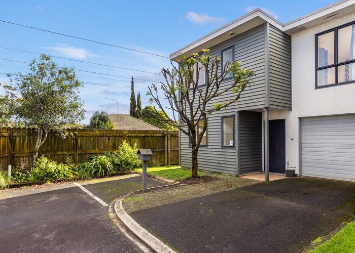  at 28 Saintly Lane, Avondale, Auckland City, Auckland