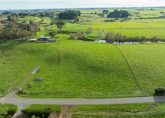  at 211 Hendersons Line, Kelvin Grove, Palmerston North, Manawatu / Whanganui