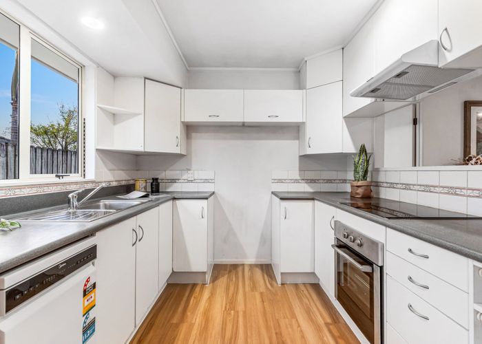  at 10 Blowers Place, Flat Bush, Auckland