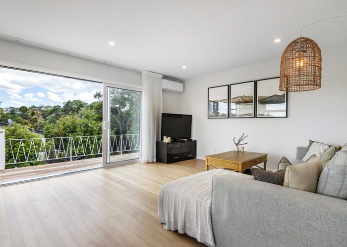  at 3 Council Terrace, Northcote Point, Auckland