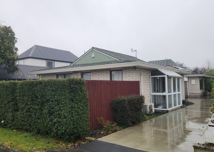 at 1/17 Garreg Road, Fendalton, Christchurch City, Canterbury