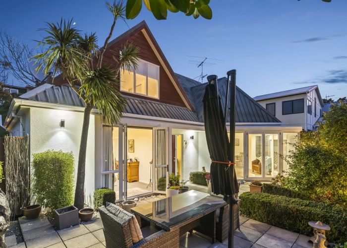  at 18A Garden Road, Raumati Beach, Paraparaumu
