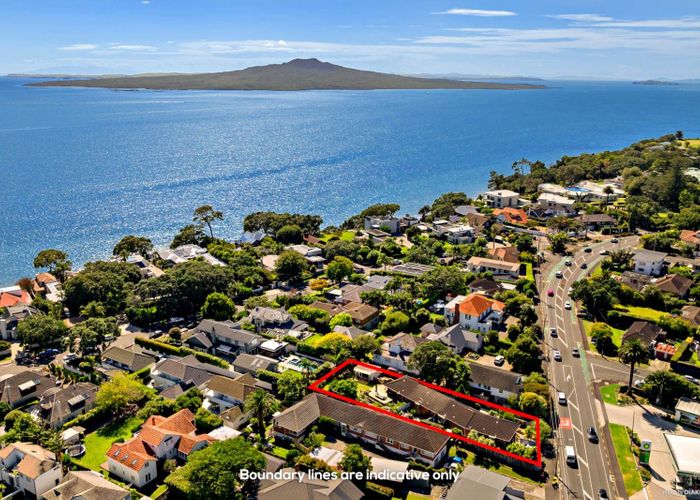  at 4/236 Lake Road, Hauraki, North Shore City, Auckland