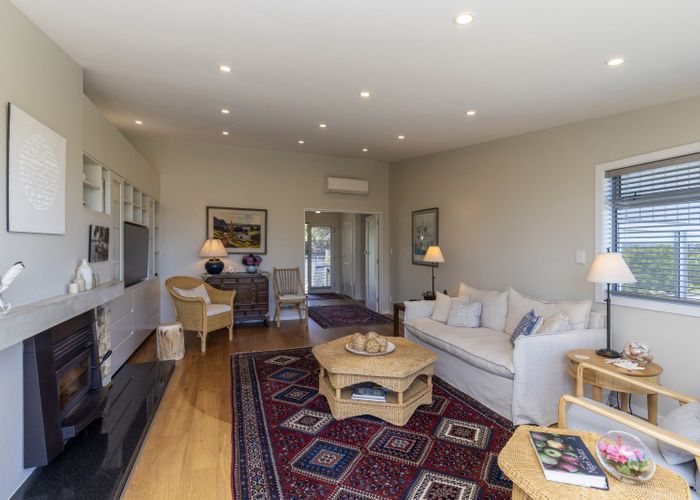  at 7 Kawau Grove, Waikanae Beach, Waikanae