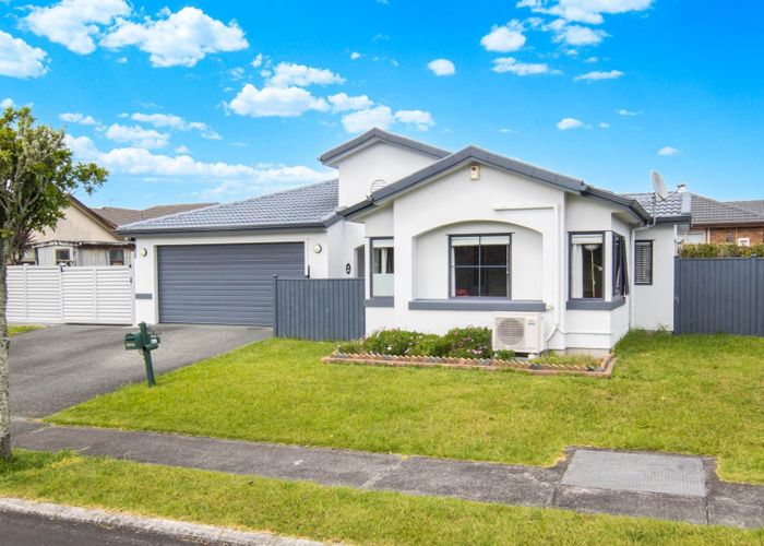  at 46 Hillwell Drive, Henderson, Waitakere City, Auckland