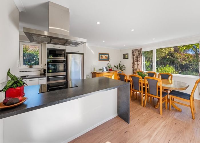  at 5 Lodge Place, Ilam, Christchurch City, Canterbury