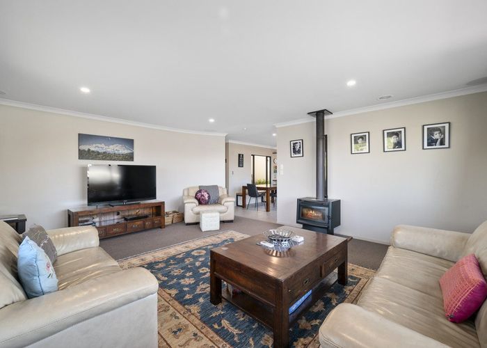  at 37 Acacia Bay Road, Nukuhau, Taupo