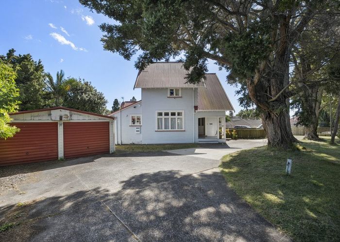  at 9 Swanson Road, Henderson, Waitakere City, Auckland