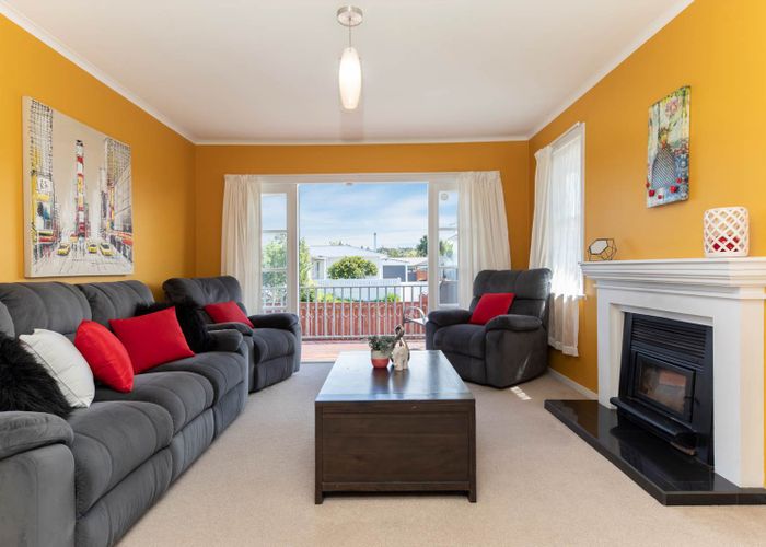  at 17 Tamariki Avenue, Kelston, Auckland