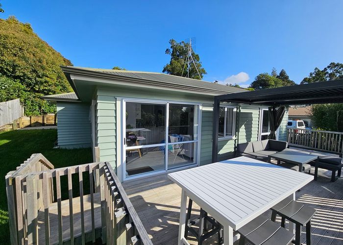  at 19A Viridian Lane, Greenhithe, Auckland